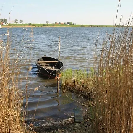 View Modern Retreat *