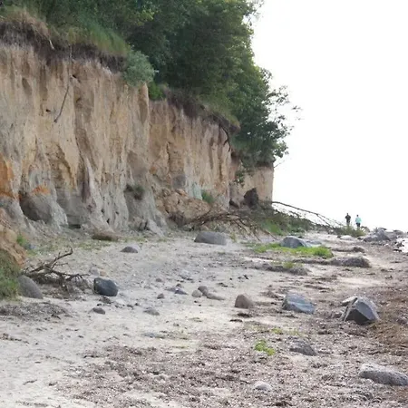 View Modern Retreat *